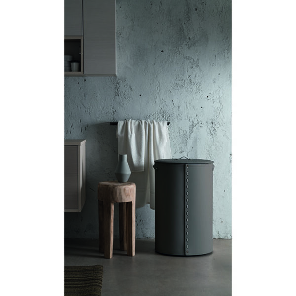 Laundry basket in leather with removable lining RICKY
